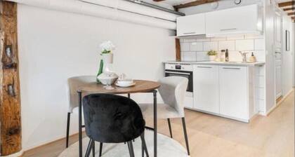 Canal View – Central Apartment with a View of the Water in the Heart of Trondheim