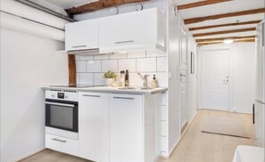 Private kitchen - Canal View – Central Apartment with a View of the Water in the Heart of Trondheim (Trøndelag)