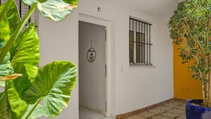 Exterior detail - Apartment 'Casa Lotte, Centro Histórico,ac' with Balcony, Wi-Fi and Air Conditioning (Sanlúcar de Barrameda)