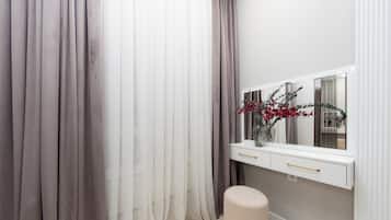 Appartement, 2 chambres, salle de bains privée, vue montagne | Intérieur