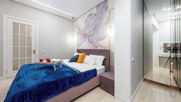 Apartment, 2 Bedrooms, Private Bathroom, Mountain View
