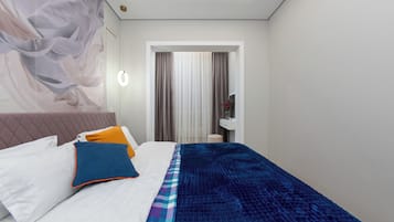 Apartment, 2 Bedrooms, Private Bathroom, Mountain View | Iron/ironing board, free WiFi