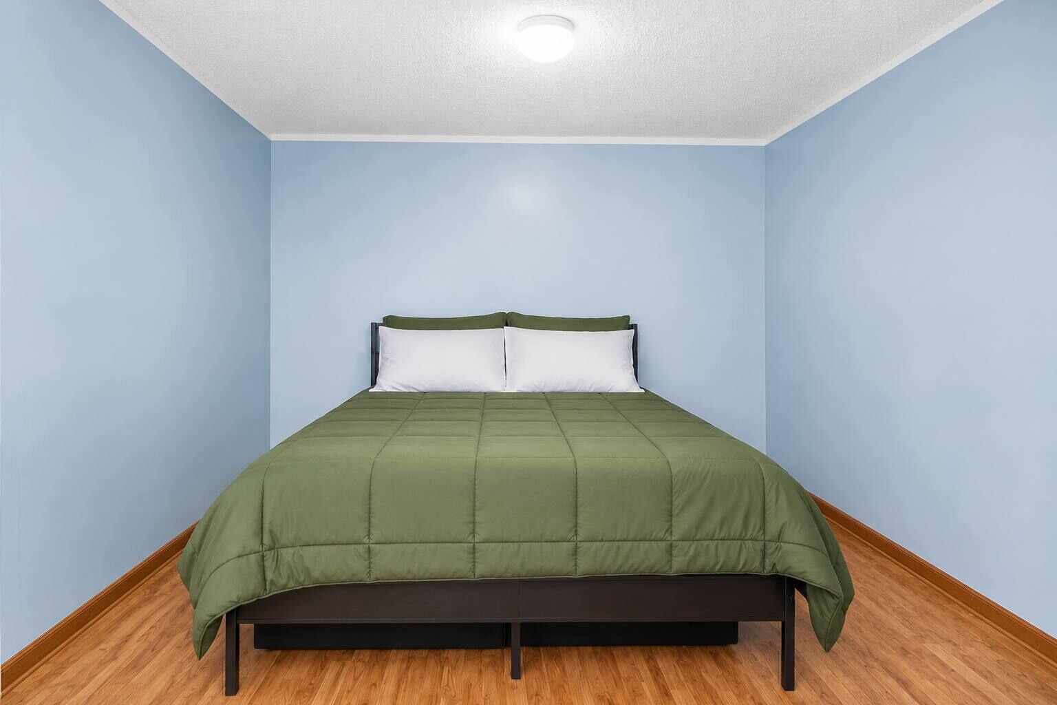 7 bedrooms, iron/ironing board, WiFi, bed sheets