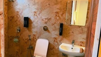 Yhteismajoitus | Kylpyhuone | Saippua, vessapaperi
