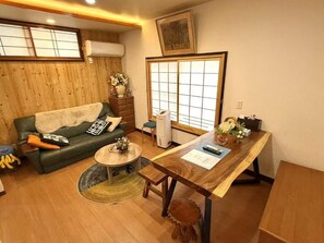 Unclassified image, 2 of 13, button - Tokyo Star House-Shinkoiwa (Katsushika City)