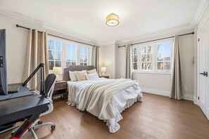 Unclassified image, 2 of 43, button - Luxury Golf Retreat Angus Glen 4BD Executive Home Gym + Sauna + Patio (Markham)