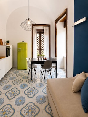 Interior - Vrbo Property (Napoli)