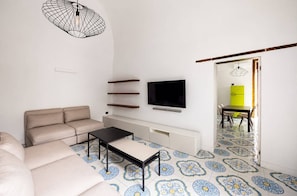 Living area - Vrbo Property (Napoli)