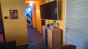 Apartment, 2 Bedrooms, Smoking, Balcony | Room amenity