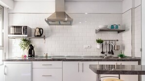 茶具/咖啡用具、冰箱、微波炉、烤箱