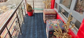 Exterior detail - Mitra sonamarg (Sonamarg)