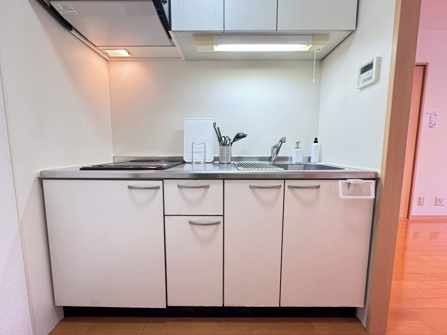 Fridge, microwave, stovetop, cookware/dishes/utensils
