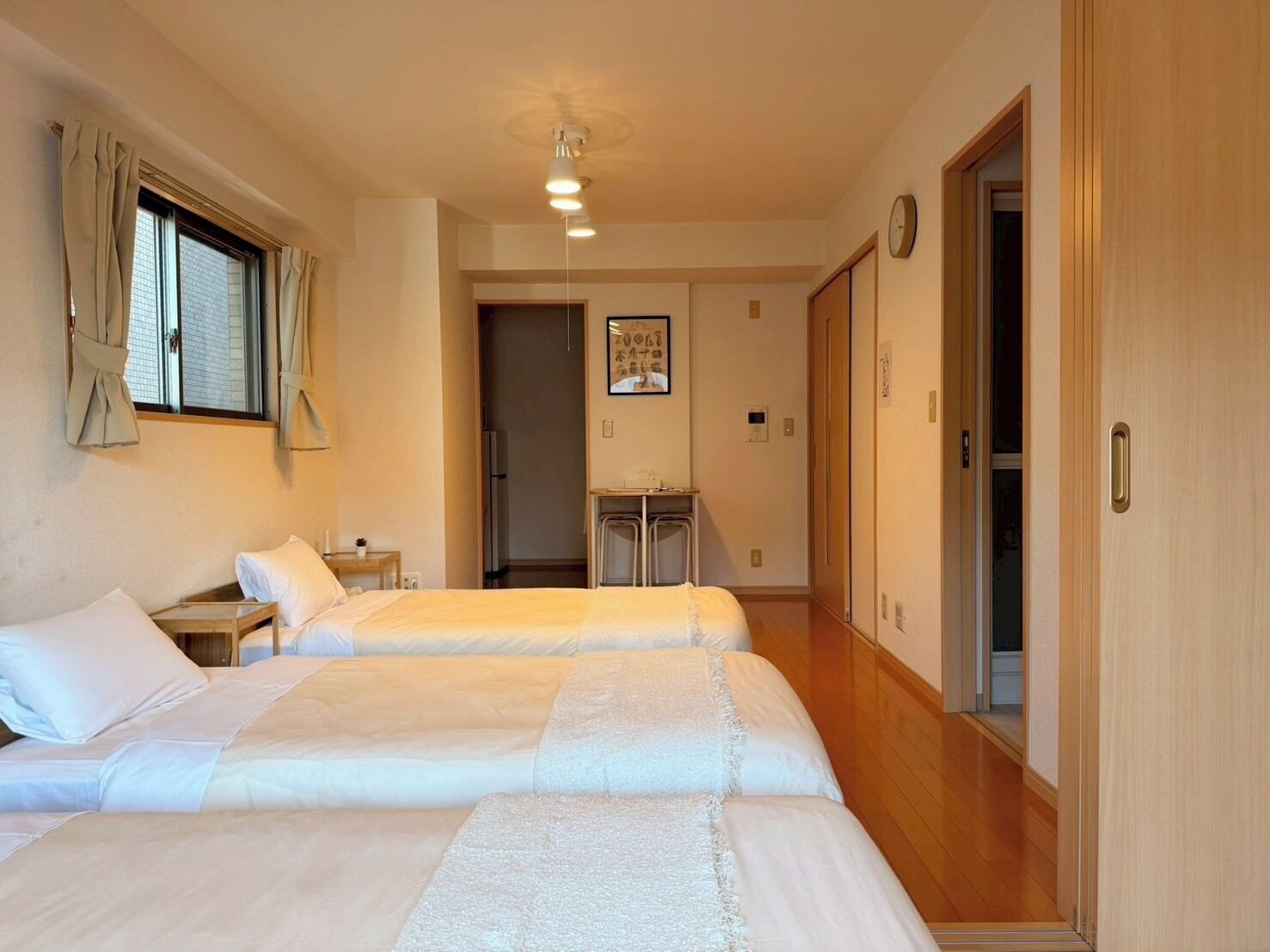 Desk, free WiFi, bed sheets