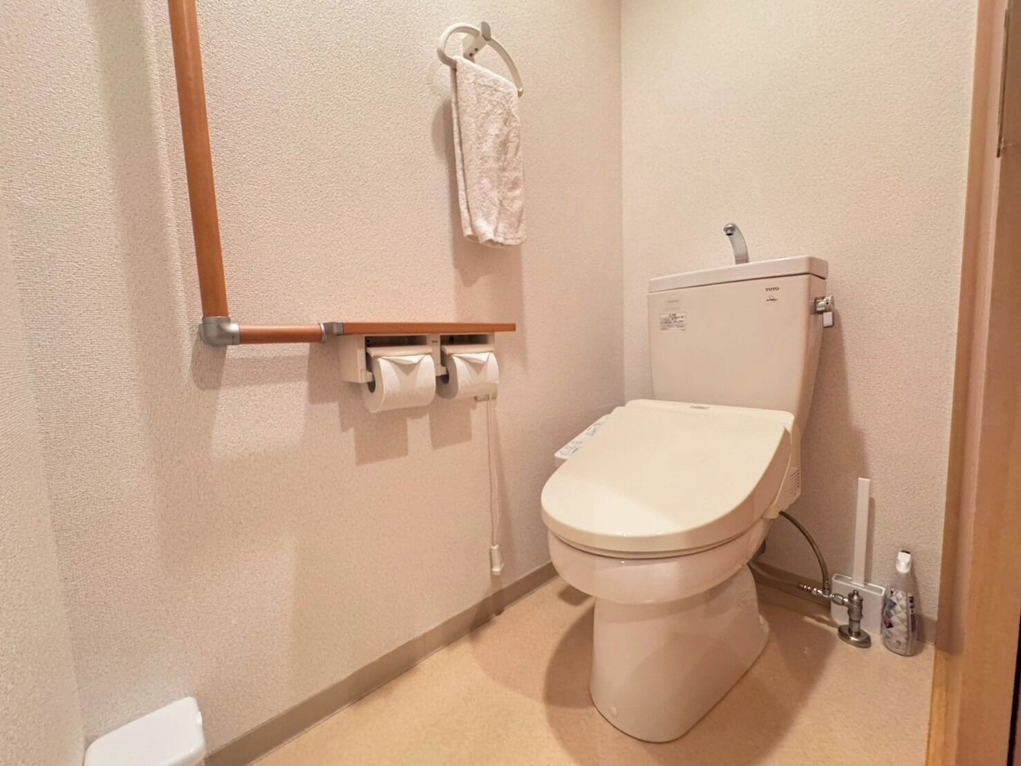 Hair dryer, towels
