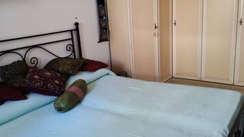Ferros/tábuas de passar roupa, Wi-Fi, roupa de cama