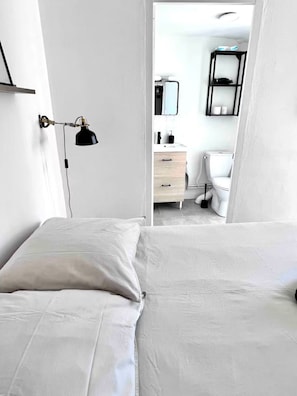 Room - Vrbo Property (Chinon)