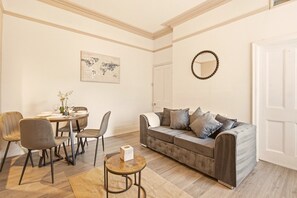 Living area - The Sandringham - North East Escapes (Sunderland)