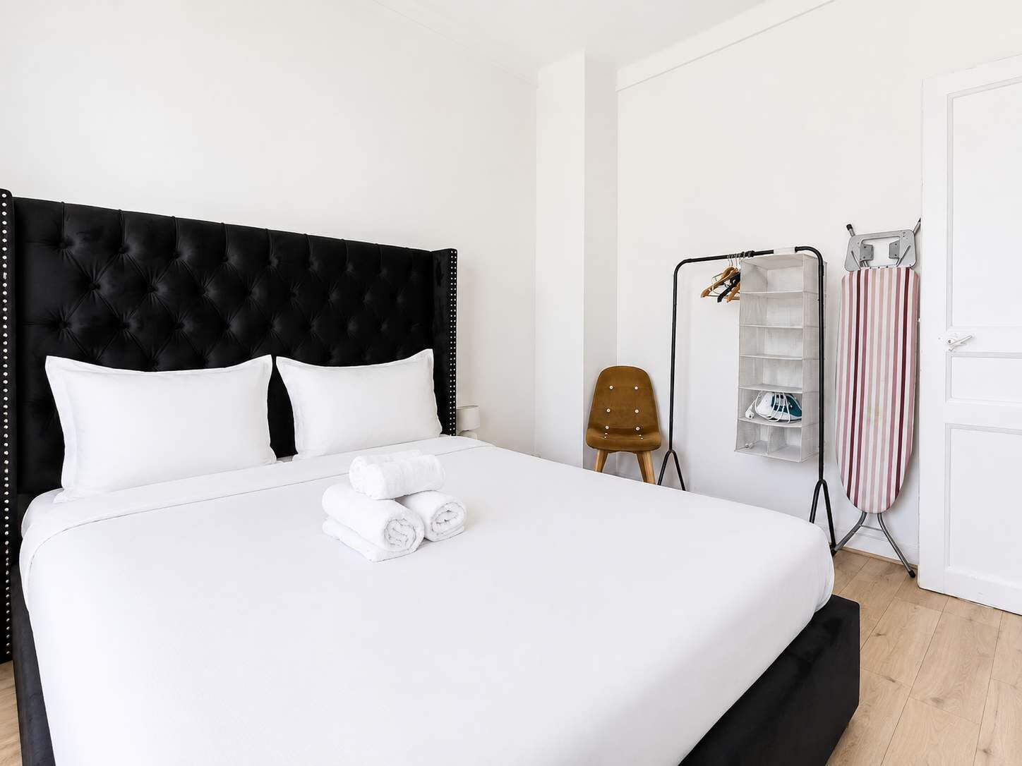 Iron/ironing board, WiFi, bed sheets
