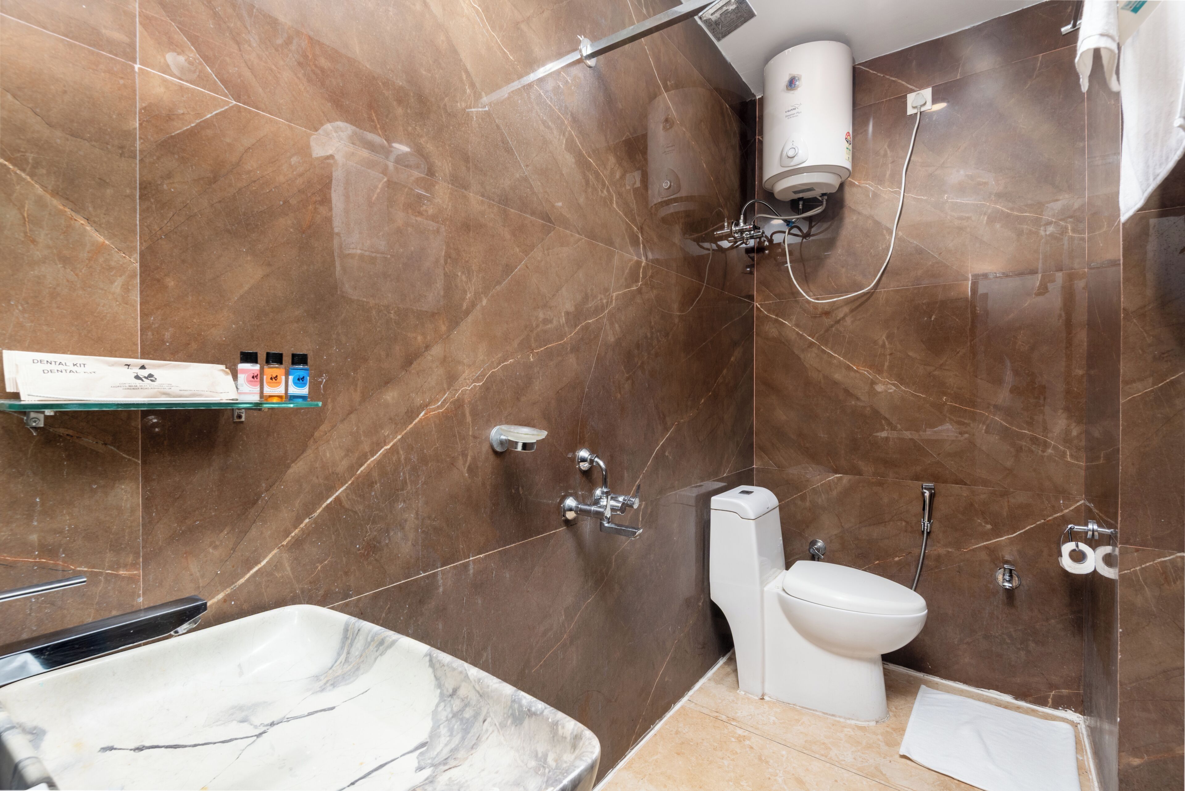 Deluxe Room | Bathroom
