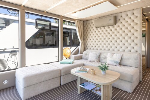 Houseboat 'Hafensuite in Templin Uckermark' with Lake View, Wi-Fi, and Air Conditioning