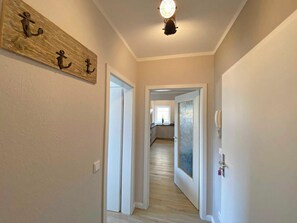 Interior - Comfortable Rügen Apartment with Wi-Fi – Near Beach, Pet Friendly (Göhren)