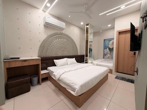Desk, free WiFi - Hotel Shreemaya Comfort Inn (Ujjain)