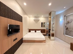 Desk, free WiFi - Hotel Shreemaya Comfort Inn (Ujjain)
