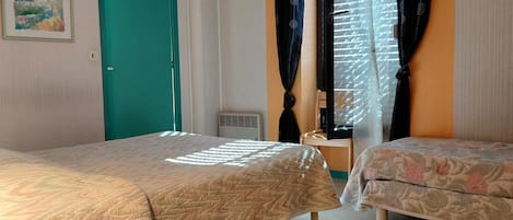 1 室のベッドルーム、WiFi、ベッドシーツ