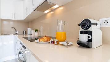 Macchina per tè/caffè, frigorifero, microonde, forno