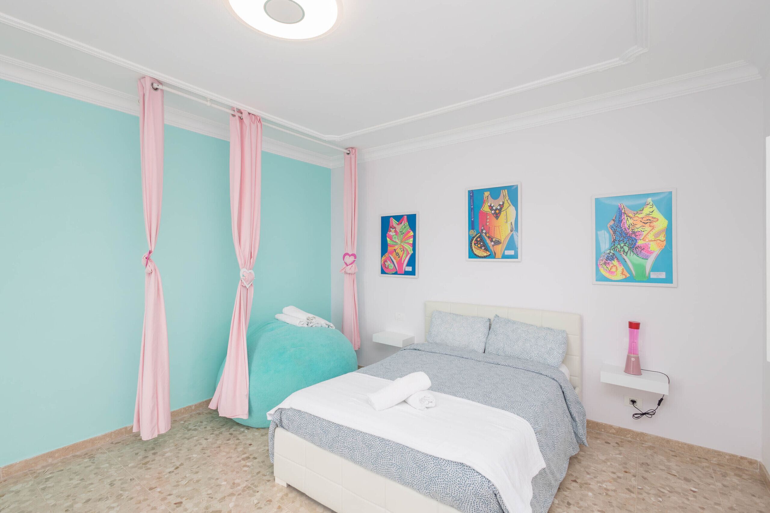 4 chambres, fer et planche à repasser, lit parapluie, Wi-Fi gratuit