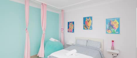 4 chambres, fer et planche à repasser, lit parapluie, Wi-Fi gratuit