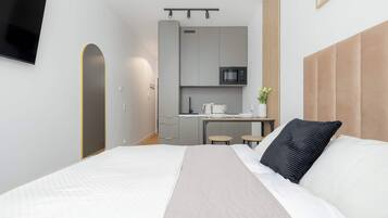 Bügeleisen/Bügelbrett, Reisekinderbett, WLAN, Bettwäsche