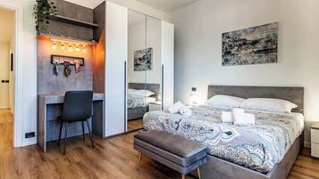 Iron/ironing board, WiFi, bed sheets