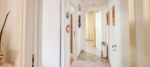 Apartment, Patio, Sea View | Bahagian dalam