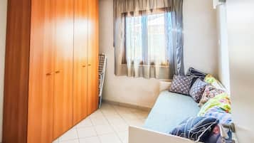 Apartment, Patio, Sea View | Bahagian dalam