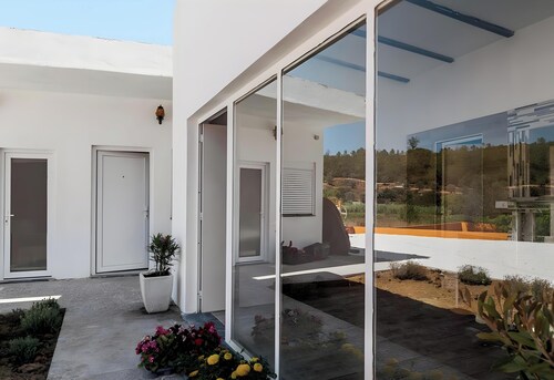 Room 'Suite King 1' with Mountain View, Shared Pool and Wi-Fi