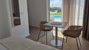 Iron/ironing board, WiFi (free), bed sheets