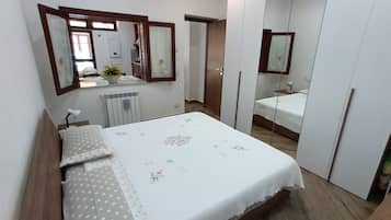 Iron/ironing board