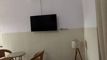 Desk, laptop workspace, WiFi (free)