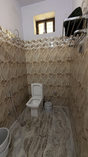 Towels, soap, shampoo - Anantam Stays By Hotel Bhopal Palace (Jaipur)
