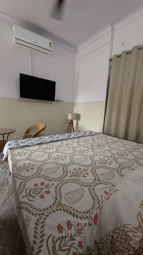 Roupas de cama antialérgicas, escrivaninha