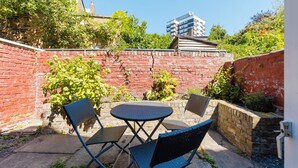 Unclassified image, 5 of 20, button - Lovely Garden Flat in Kentish Town (Greater London)