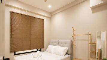 2 bedrooms, iron/ironing board, WiFi, bed sheets