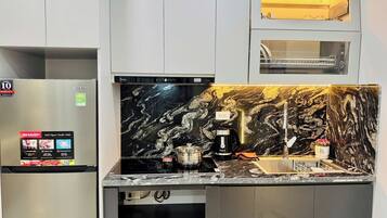 Superior Apartment, 1 King Bed | Private kitchen | Fridge, microwave, stovetop, rice cooker