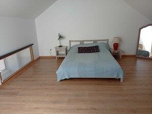 Room - Charming little country house 2 km from the canal (Blain)