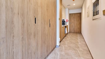 Departamento Deluxe, vista a la ciudad | Guardarropa