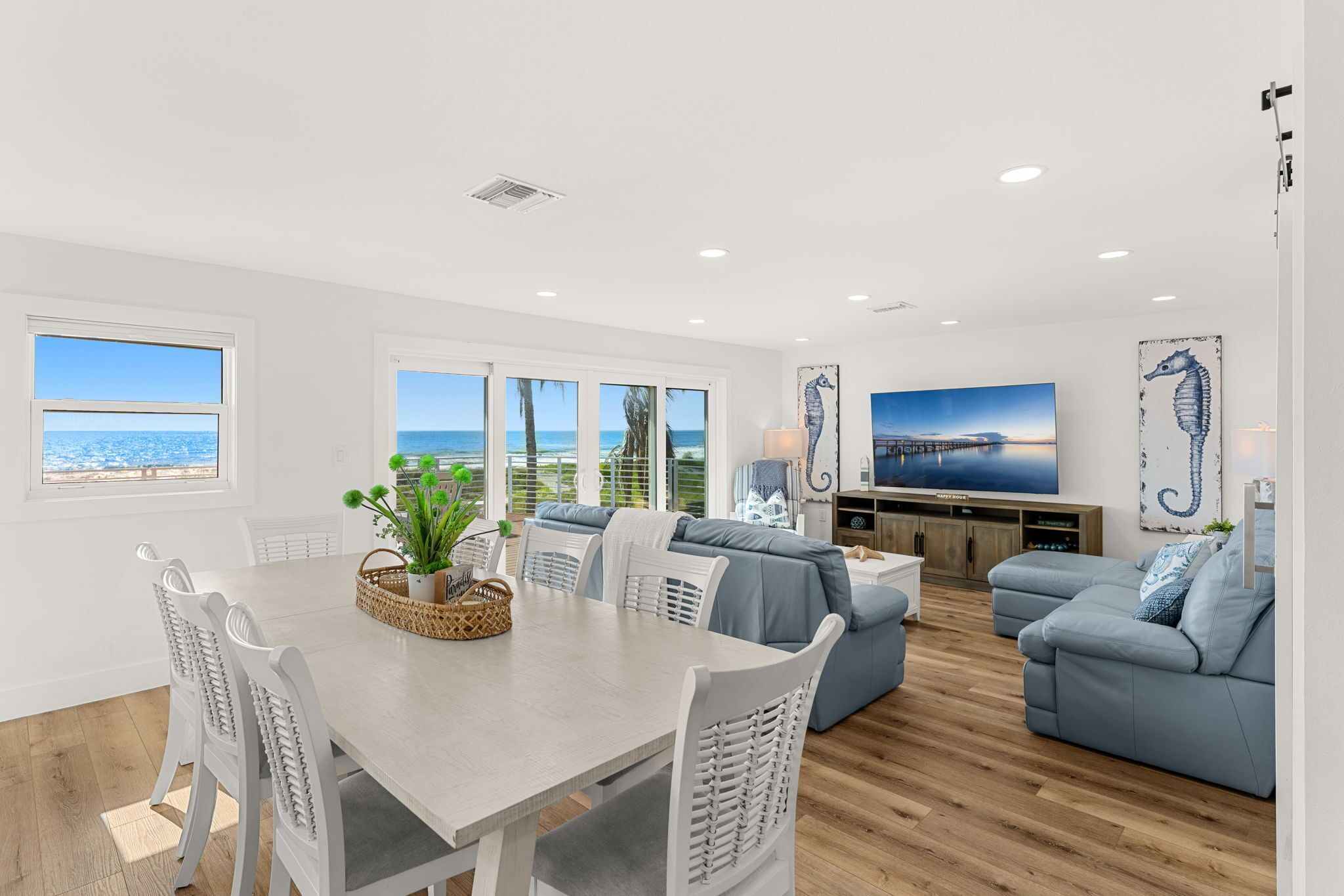 House (4 Bedrooms) | Dining room