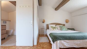 WiFi, bed sheets