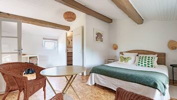 WiFi, bed sheets