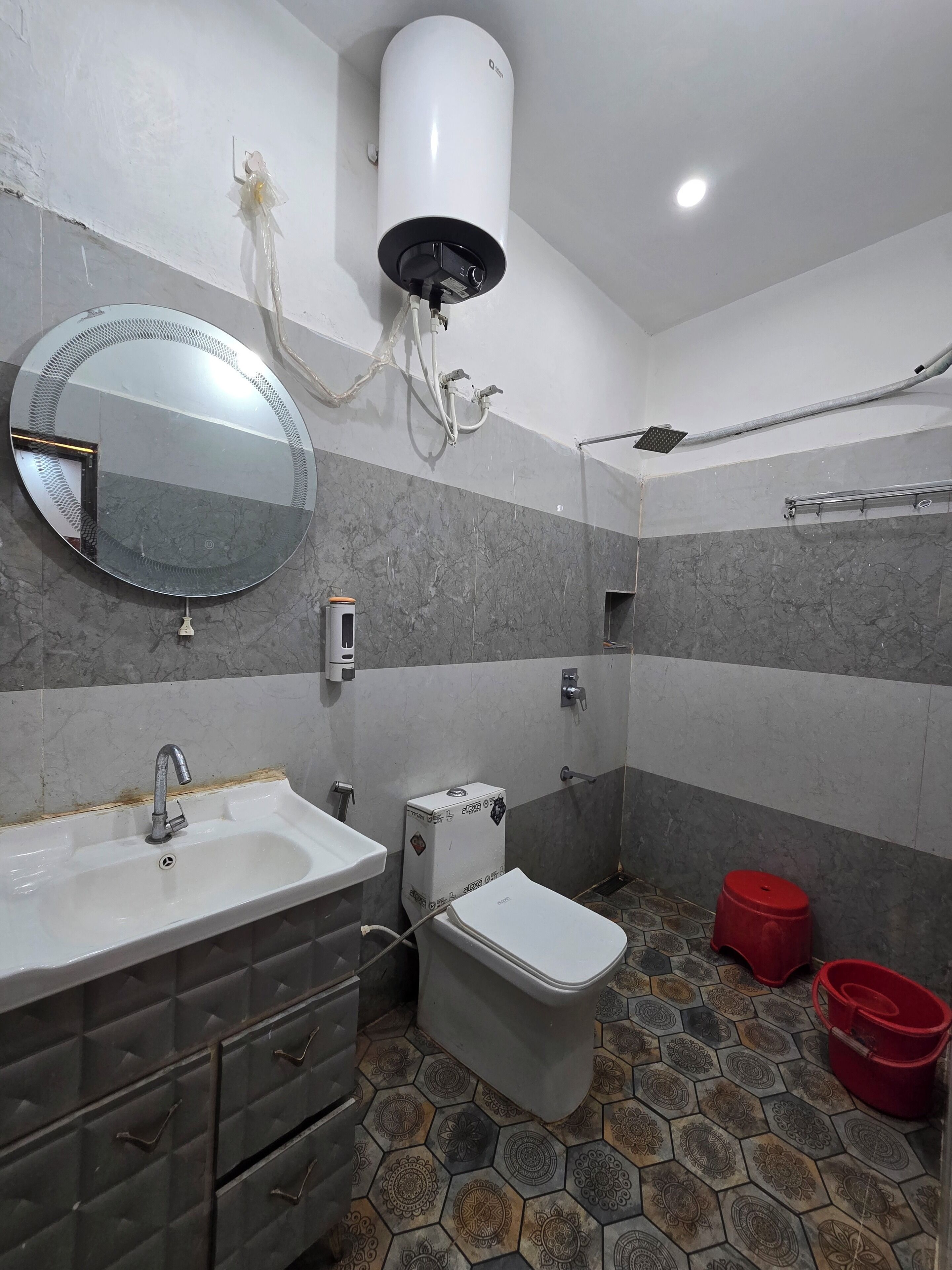 Deluxe Quadruple Room | Bathroom